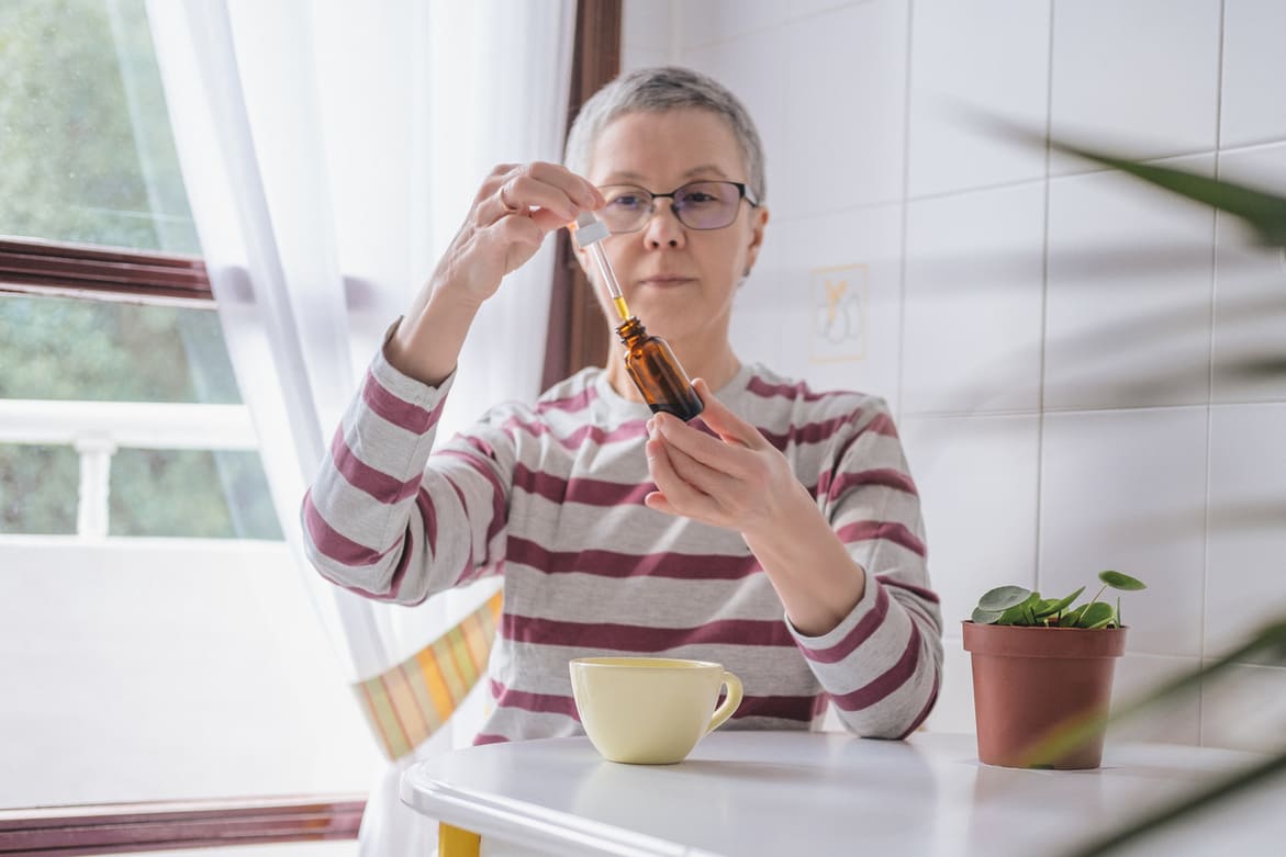 Ist CBD eine Lösung, um die Menopause besser zu erleben?